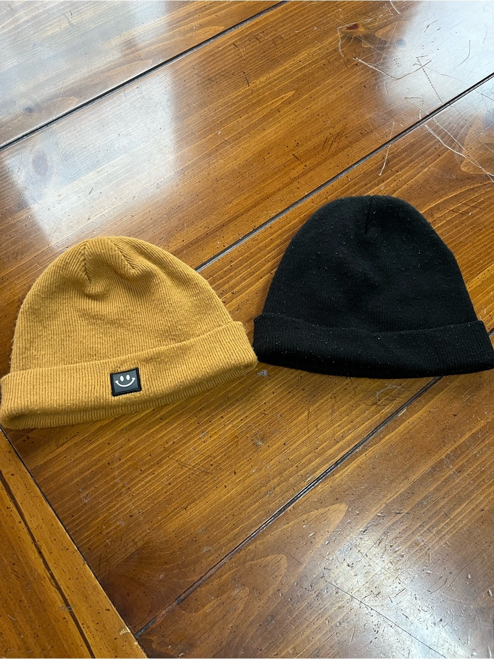 SET OF 2 Knit Cuffed Beanies - Camel Yellow w/ Smile Patch & Solid Black - EUC